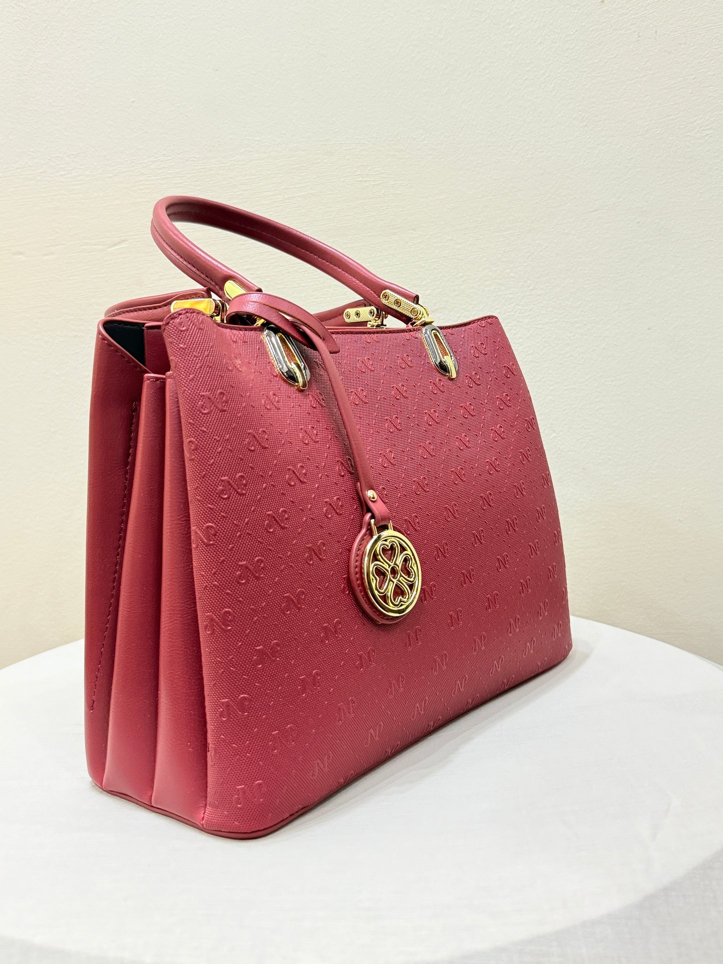 Burgundy Wine Handbag with Embossed Pattern & Gold Charm - Luxury Style Women's Bags