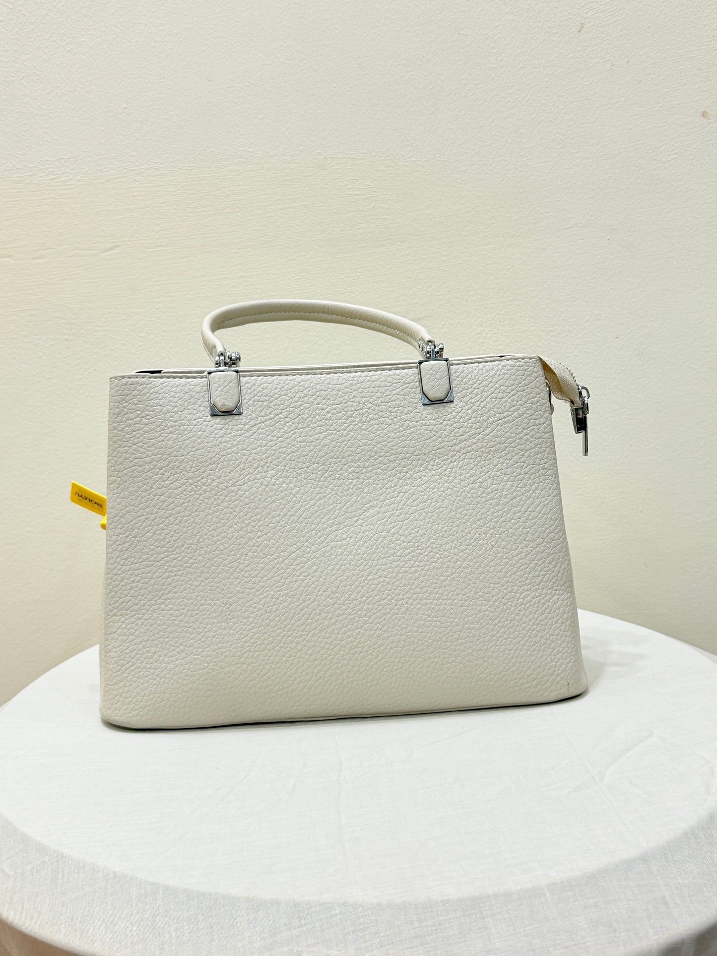 Lightweight Grey Leather Bag with Multiple Compartments – Organized Elegance by El Rosey