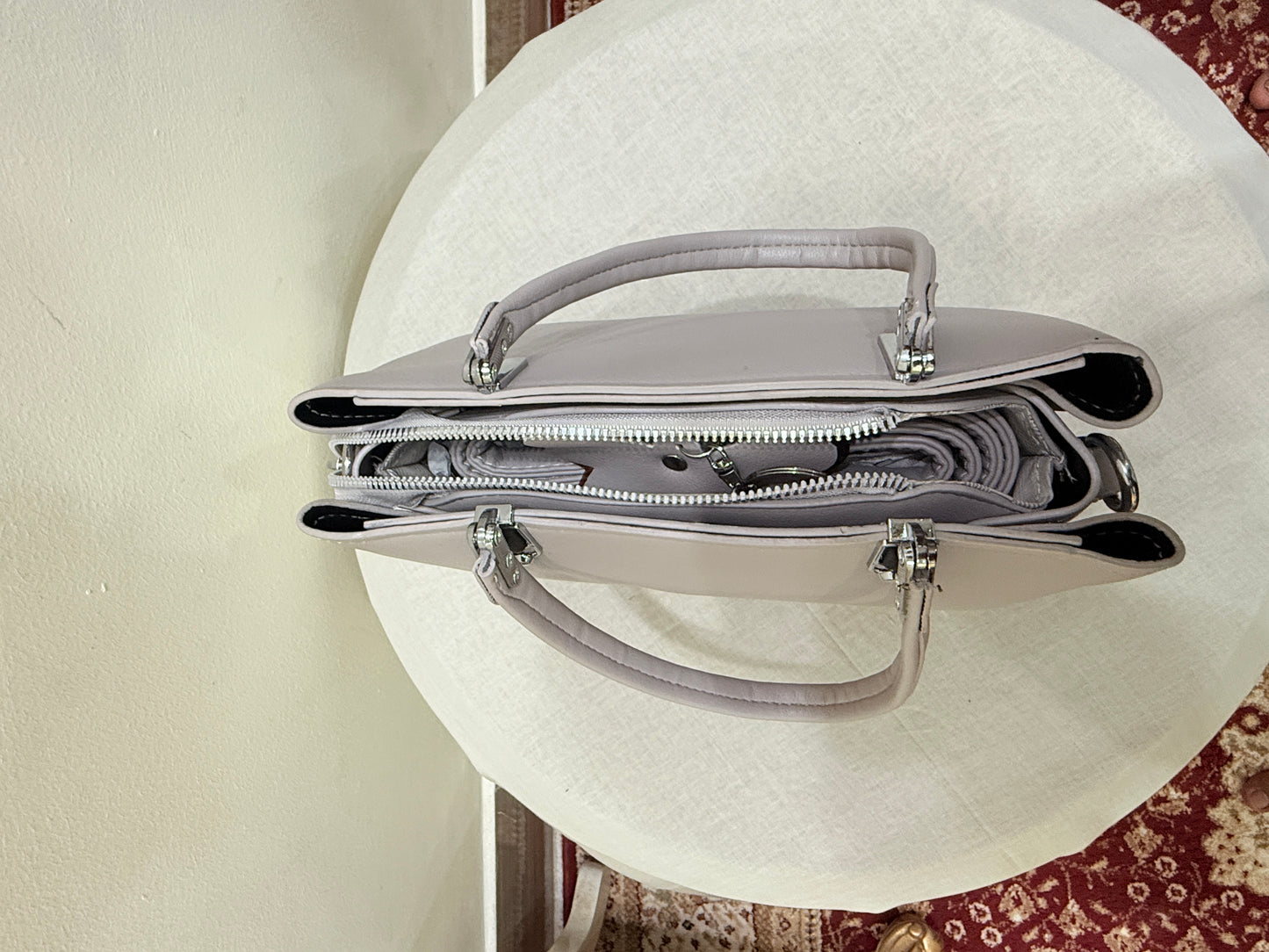 Lightweight Grey Leather Bag with Multiple Compartments – Organized Elegance by El Rosey