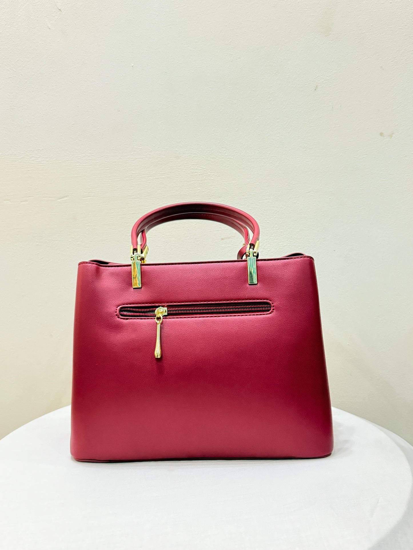Burgundy Wine Handbag with Embossed Pattern & Gold Charm - Luxury Style Women's Bags