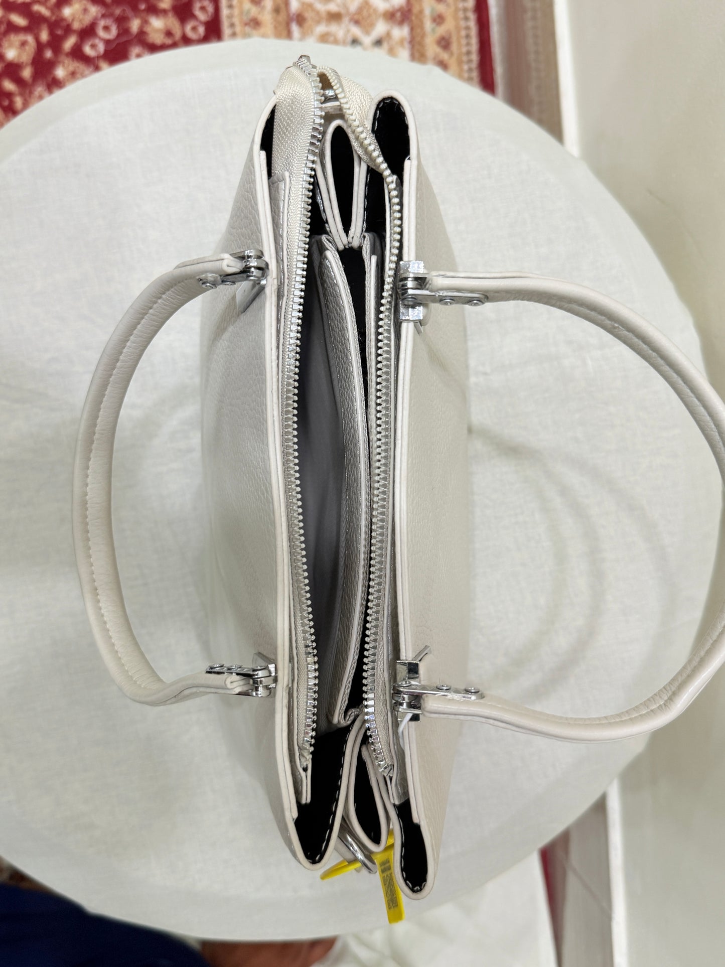 Lightweight Grey Leather Bag with Multiple Compartments – Organized Elegance by El Rosey